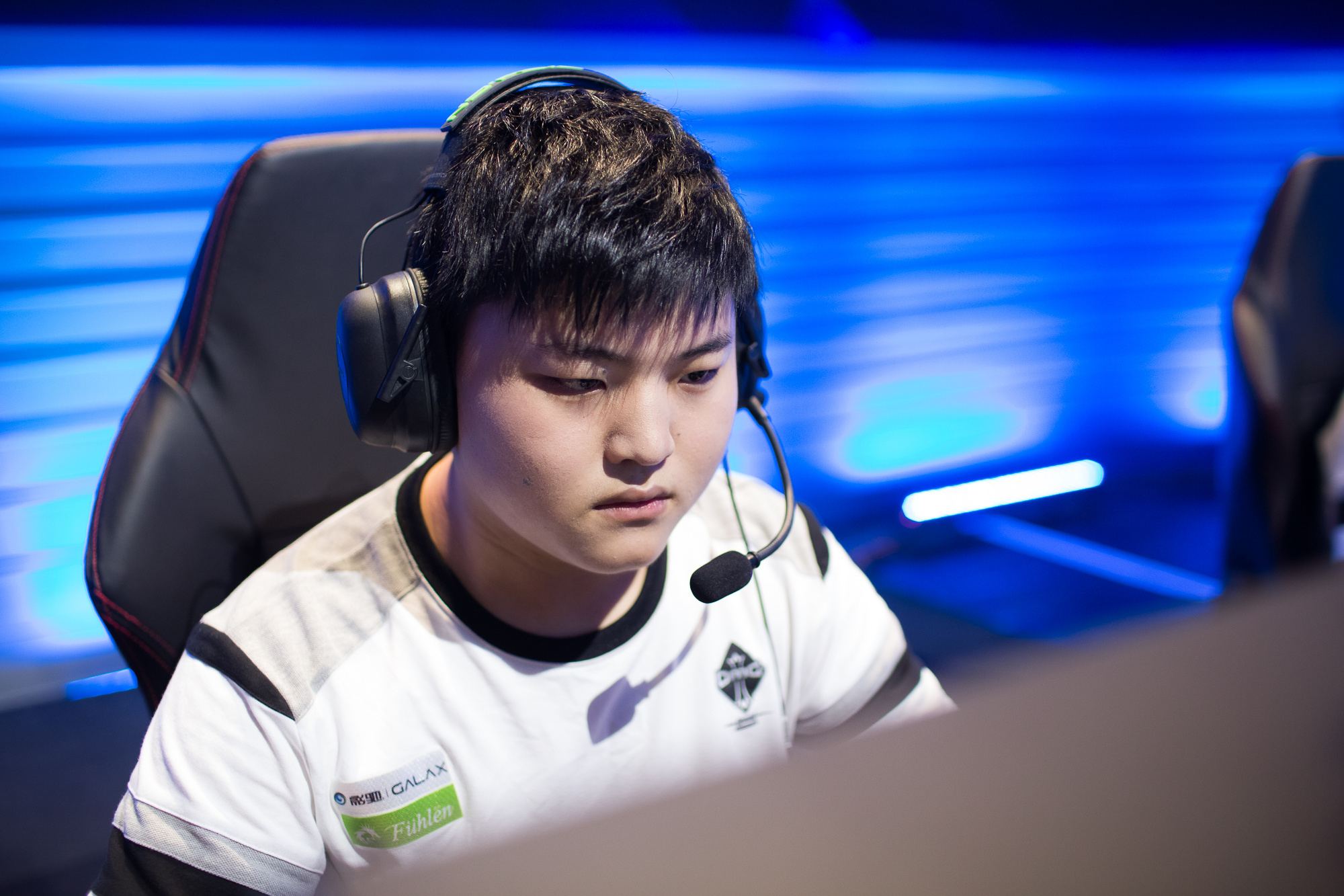 [国际足球]曼联力克曼城 夺得足总杯冠.